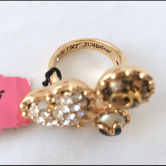 Betsey Johnson Hearts LOVE Ring NWT/Box - Retired - Picture 5 of 6